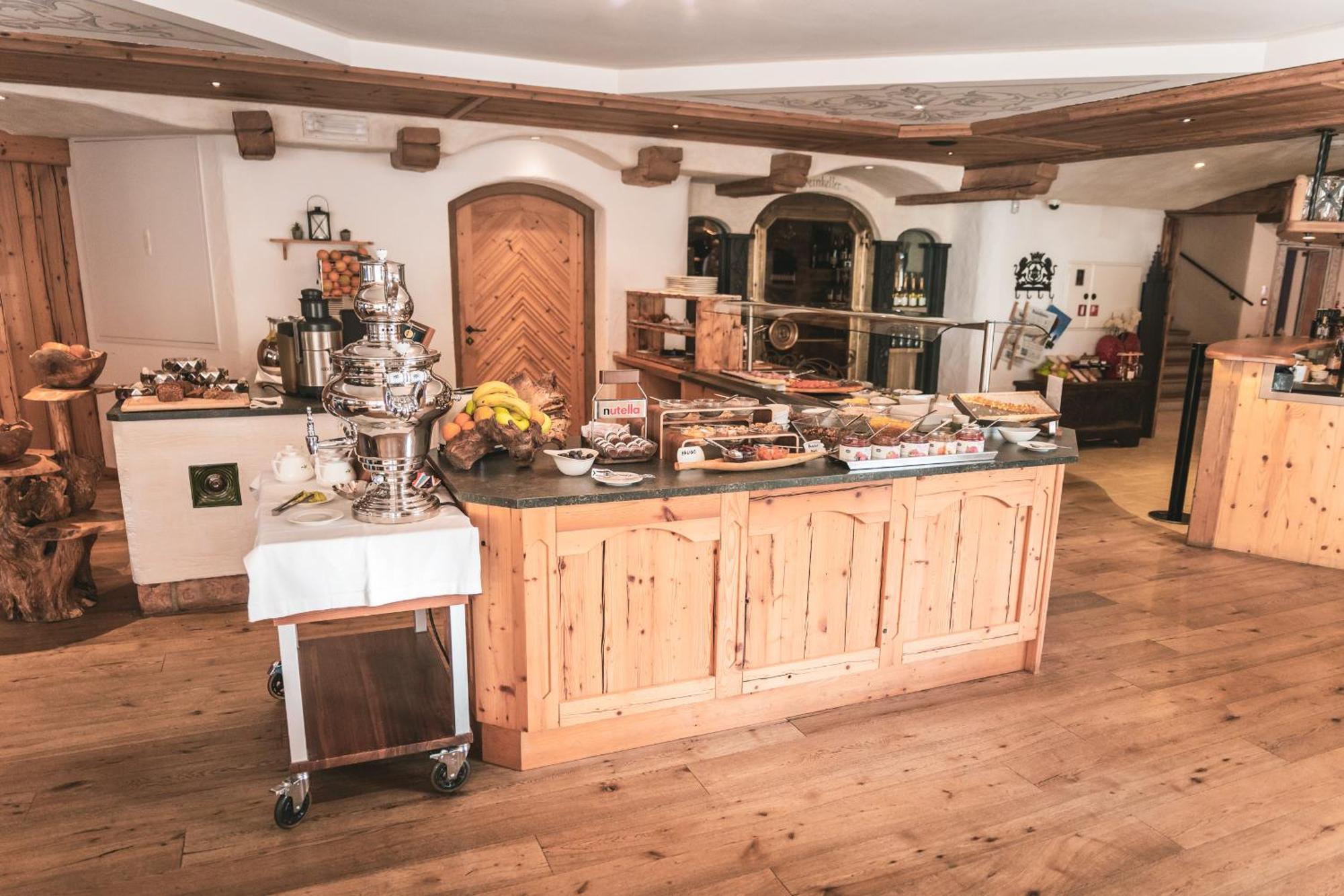 Dorfhotel Beludei Santa Cristina Val Gardena Dış mekan fotoğraf