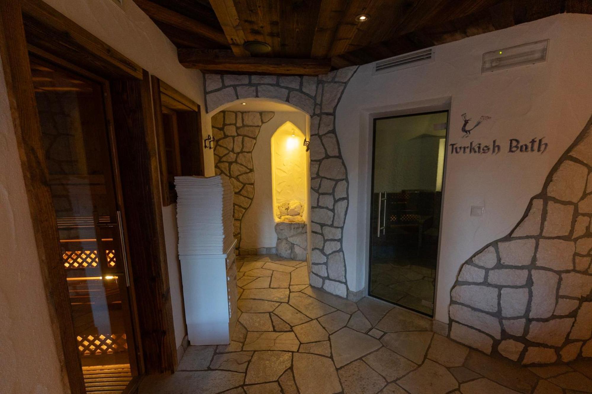 Dorfhotel Beludei Santa Cristina Val Gardena Dış mekan fotoğraf