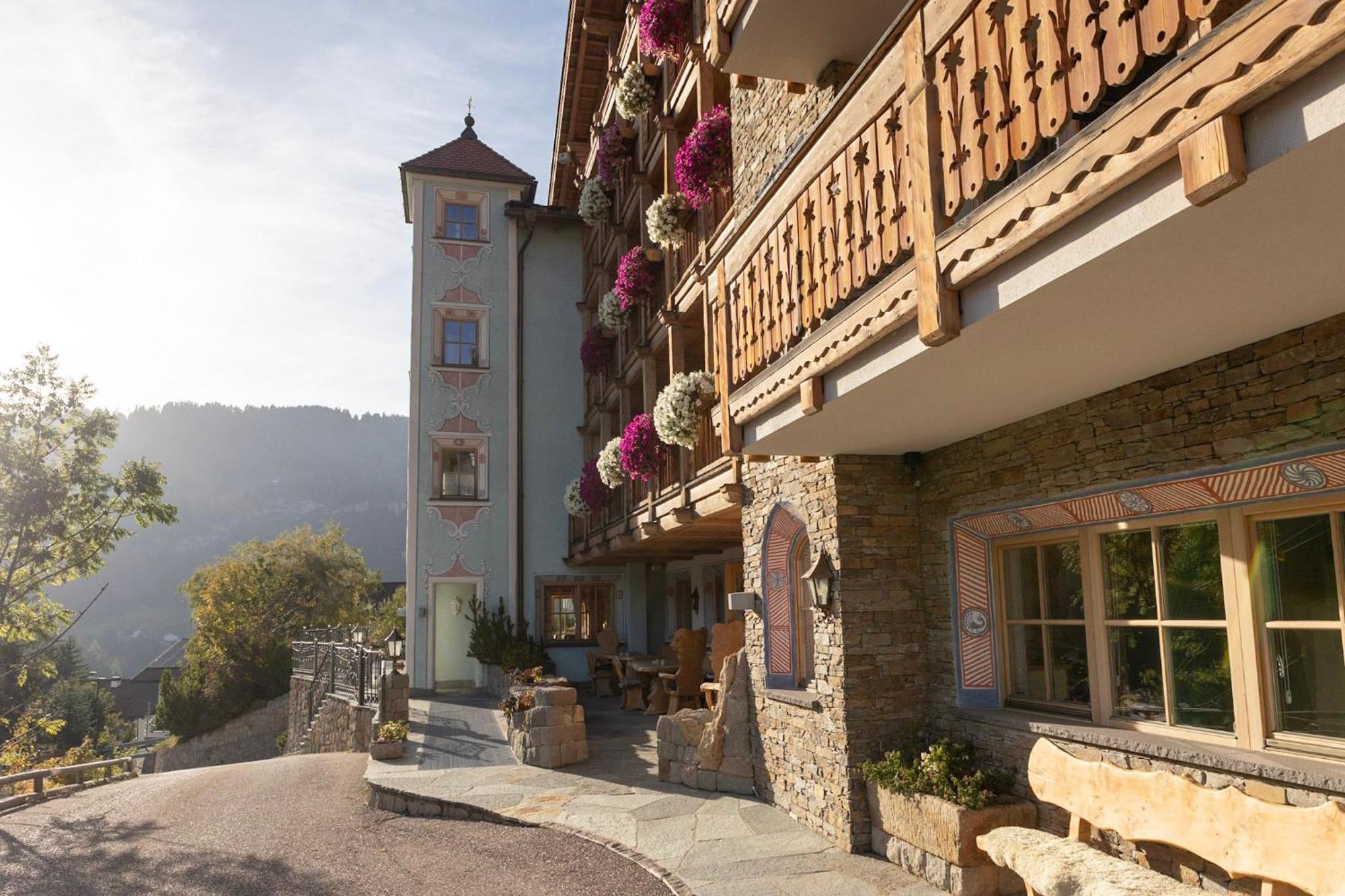 Dorfhotel Beludei Santa Cristina Val Gardena Dış mekan fotoğraf